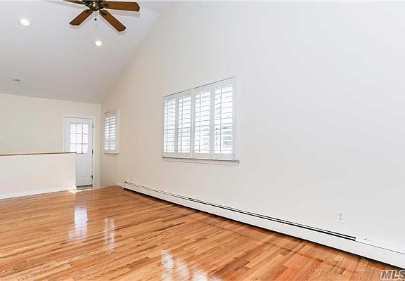 4th image of 1581 Washington Ave