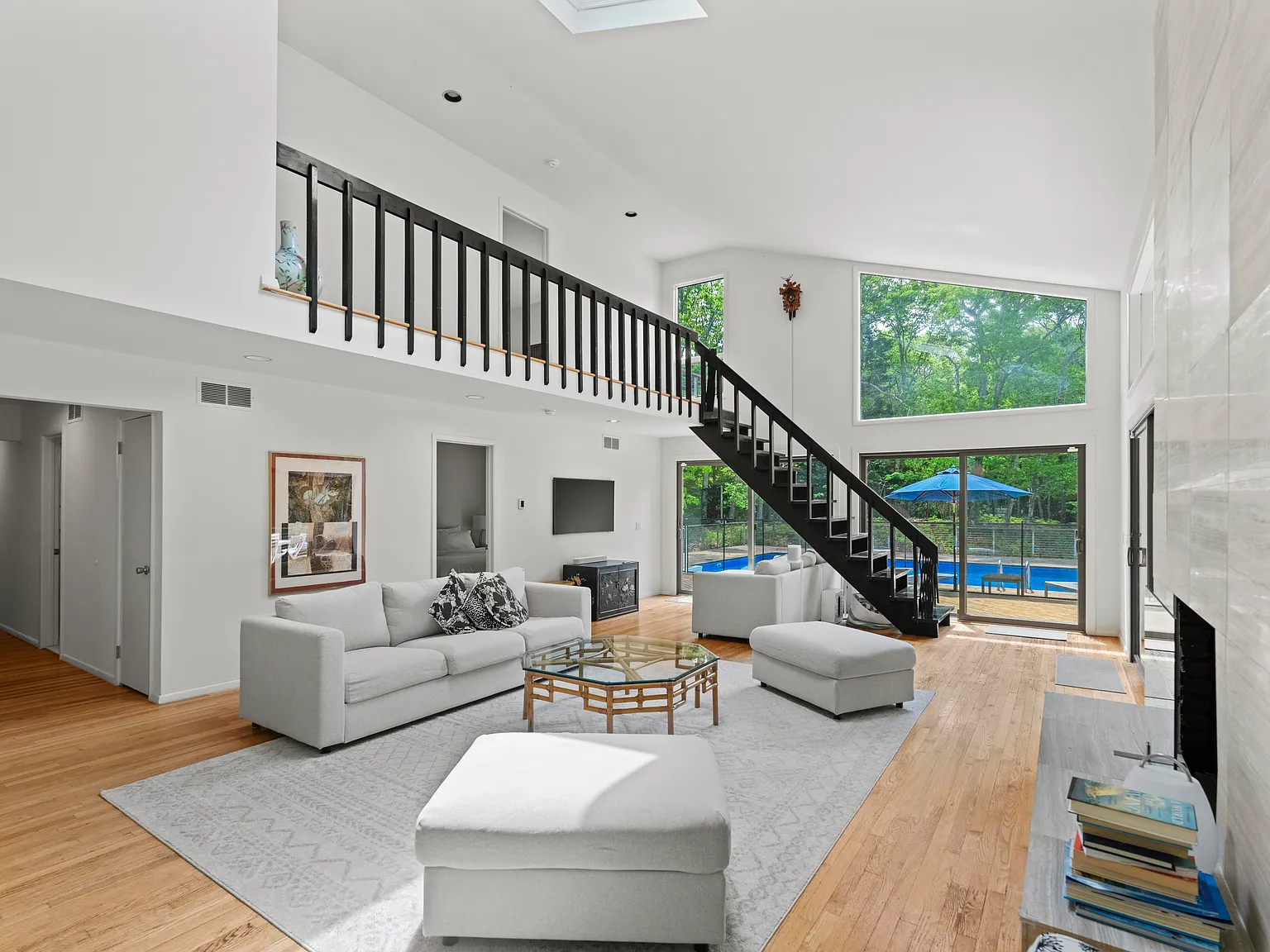 Modern Saltbox Close to the Bay! — Photo 3