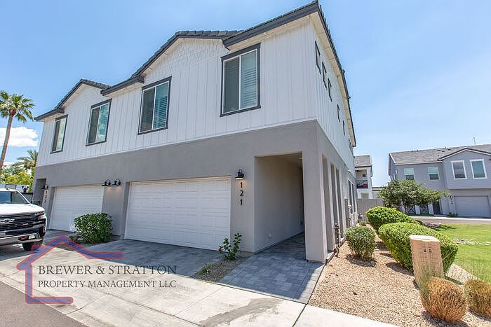 1st image of 3030 N 38th St #121