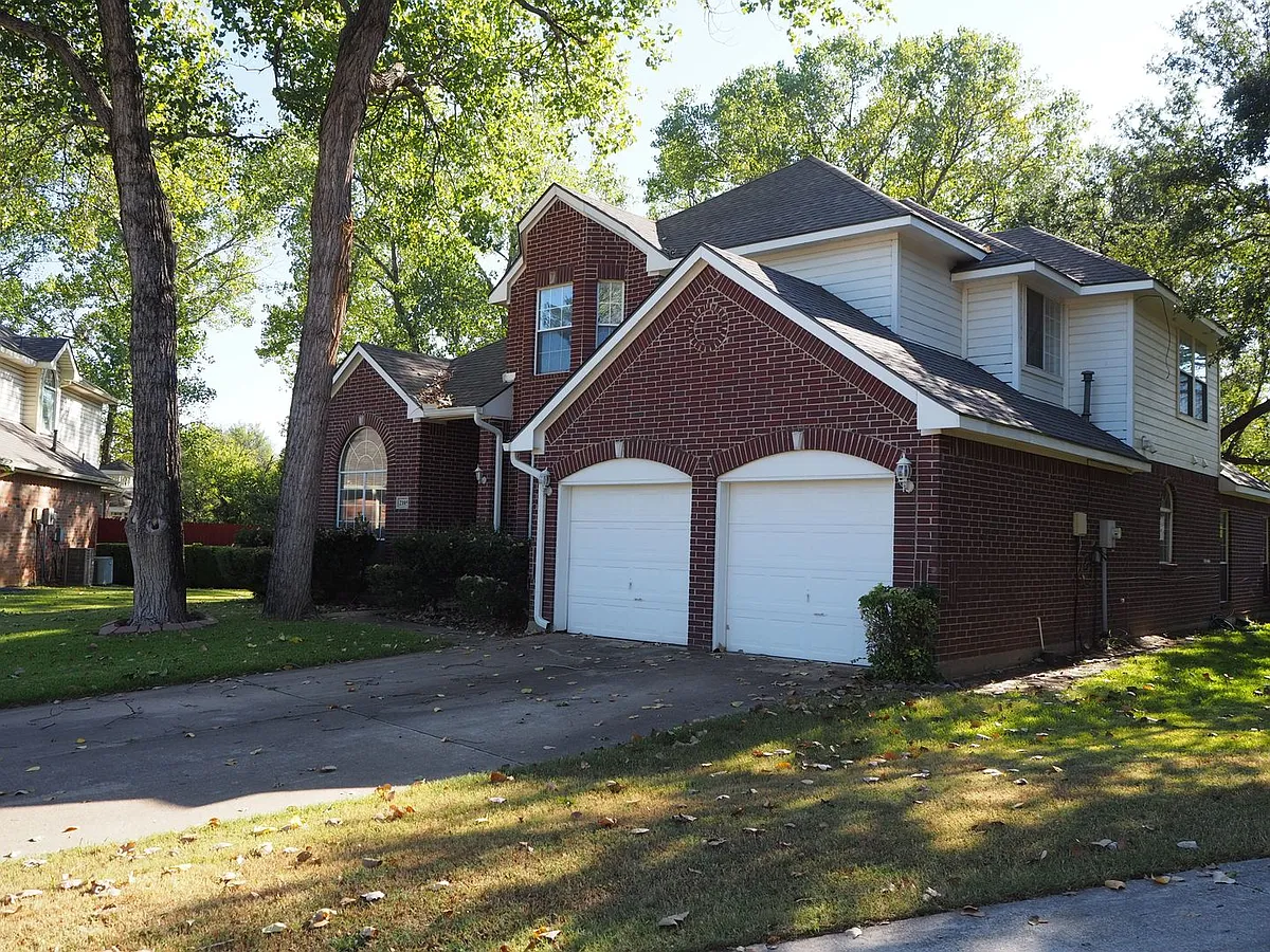 Building Photo - 2105 Friar Ct
