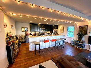 2555 3rd St N, Arlington, VA 22201