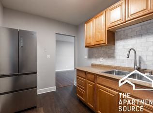 5736 N Winthrop Ave APT 214, Chicago, IL 60660