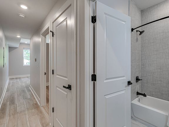 2nd image of 815 N 41st St #5