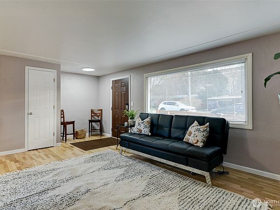 5th image of 4514 17th Avenue SE