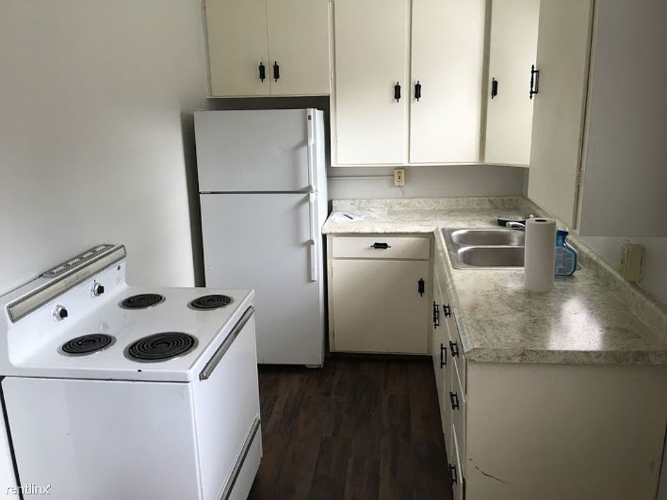 1st image of 710 Oak St APT 3