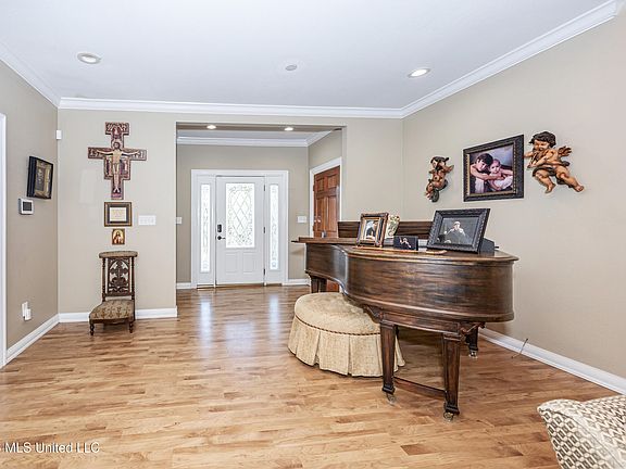 4th image of 6316 Point Porteaux Rd