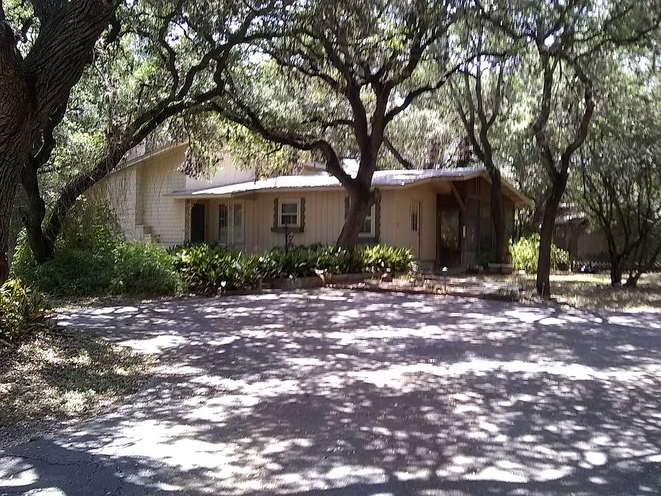 2nd image of 304 Zornia Dr