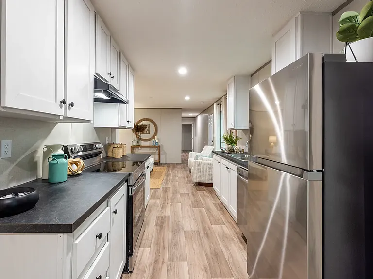 Crestwood — Photo 28