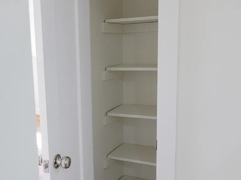 6305 Englewood Ave #2 — Photo 8