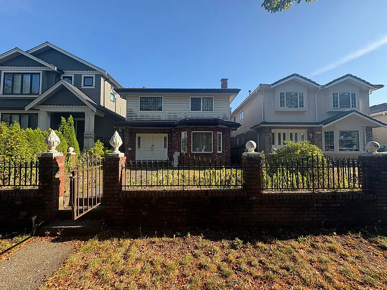 2248 E 45th Ave — Photo 17
