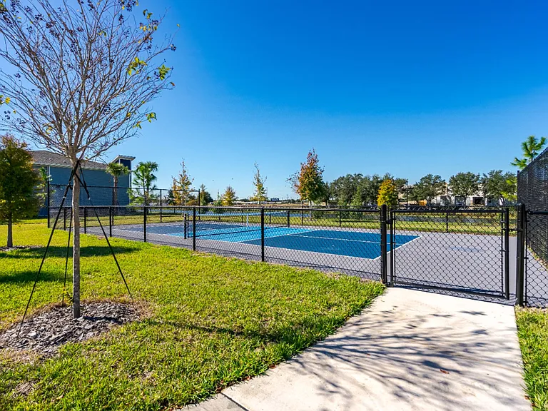 Dream Winter Haven — Photo 13