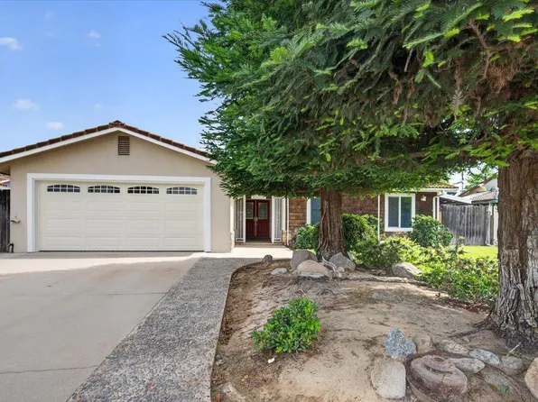 2231 Moir Dr, Sanger, CA 93657