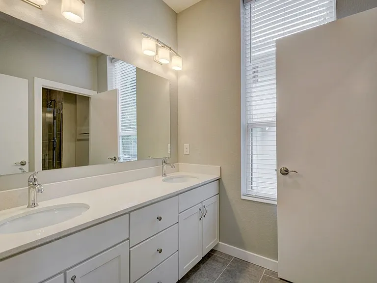 901 Shoal Cliff Ct — Photo 10