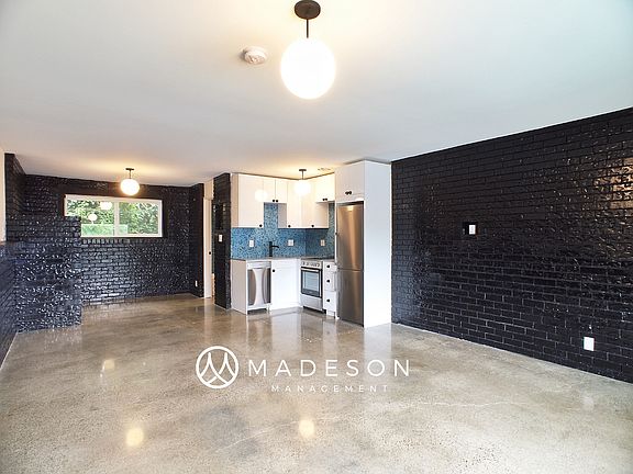 2nd image of 2460 NE Northgate Way APT 1
