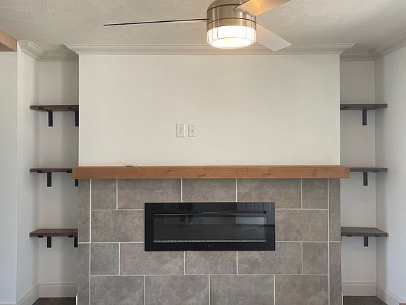 Livingroom Fireplace