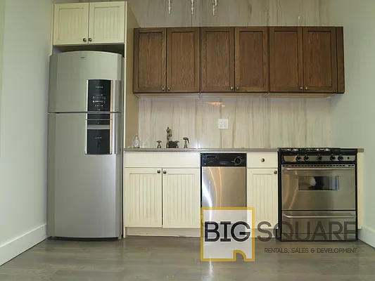 Rented by Big Square Realty LLC | media 15