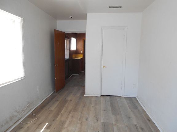 5th image of 1520 Stewart Ave #C