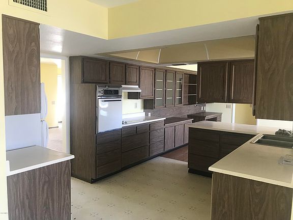 4th image of 17622 N Foothills Dr