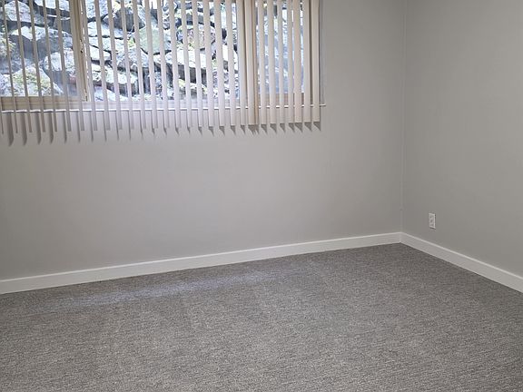 5th image of 224 Bellevue Ave E APT 3