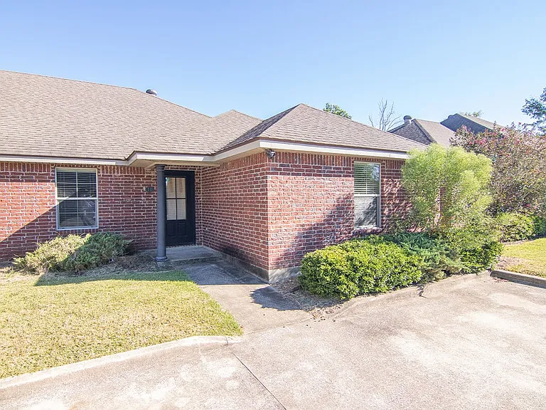 225-SHJ-PKWY-PEYTON-PLACE-3_03252025