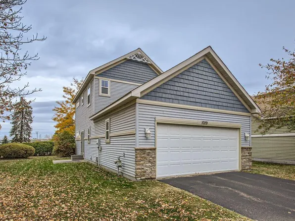 1029 Monroe Cir, Anoka, MN 55303
