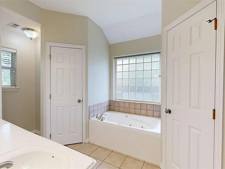 2350 Kendal Green Cir — Photo 21