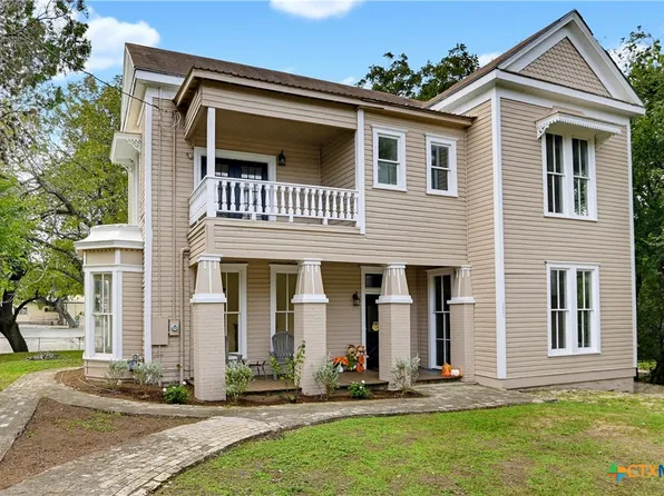 221 W Washington St, Seguin, TX 78155