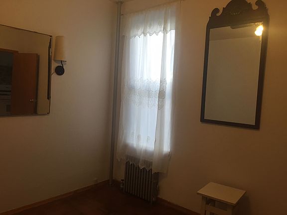 3rd image of 576 Morgan Ave APT 2R