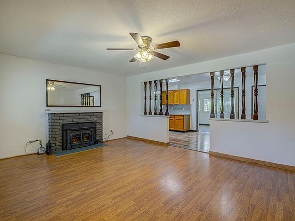 4th image of 1408 Oakmont Dr