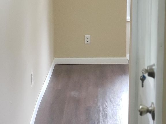 2nd image of 620 Church Ln APT 1