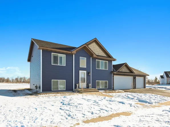 1011 Waters Edge Cir, Avon, MN 56310