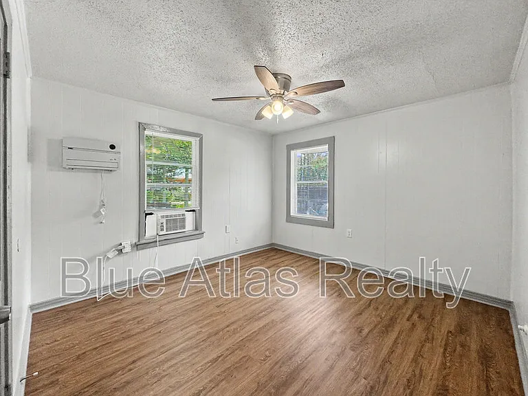 1714 NW Dallas St — Photo 12