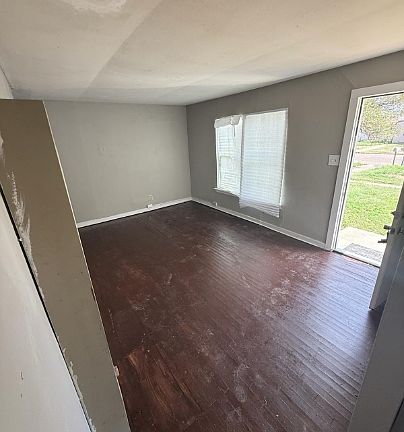 2nd image of 1414 Dunaway St #A
