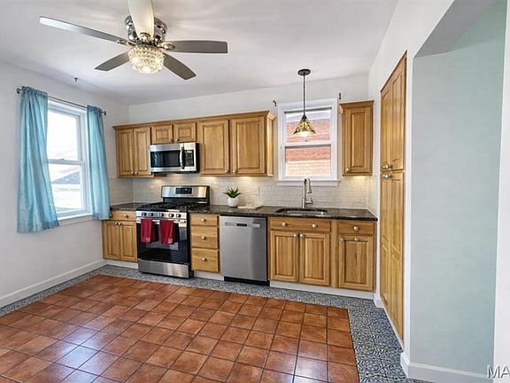 3rd image of 5139 Goethe Ave