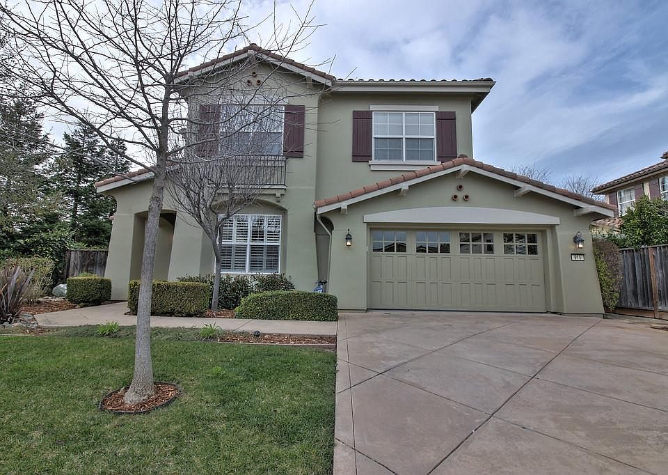 1st image of 915 Da Vinci Cir