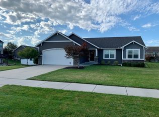6521 Bradenwood Dr, Hudsonville, MI 49426