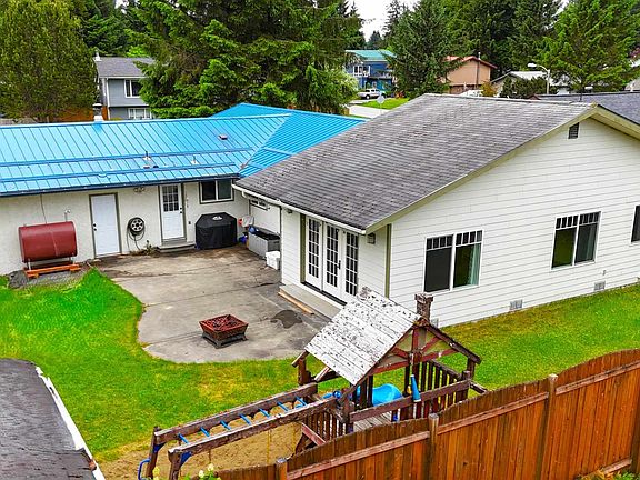 2nd image of 9155 Parkwood Dr