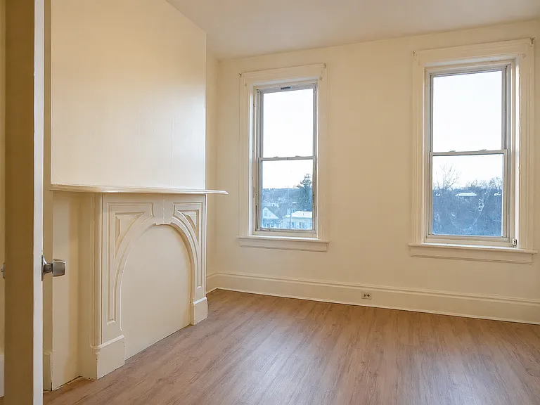 606 4th St #3 — Photo 5