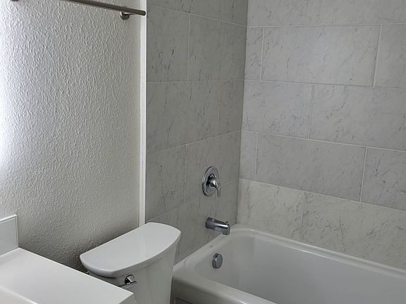 4th image of 1700 NE Wells Acres Rd APT 8