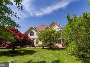 1024 Skyline Cir, Audubon, PA 19403