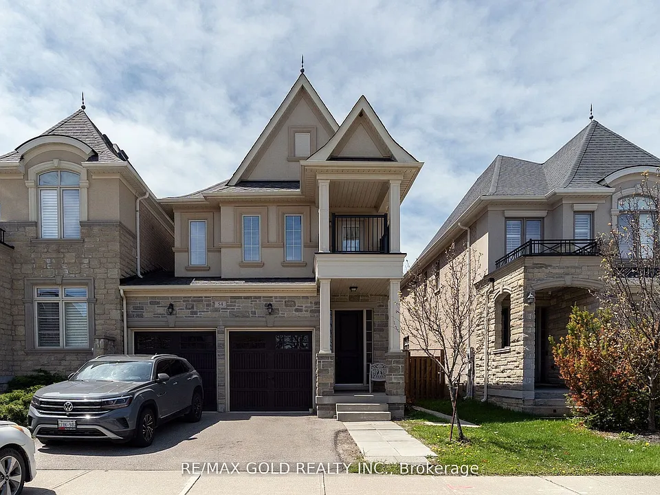 54 Robert Berry Cres