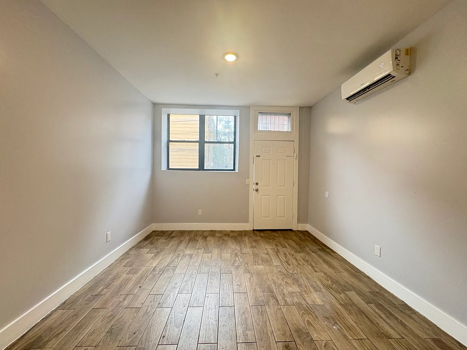 233 Martin Luther King Dr — Photo 3