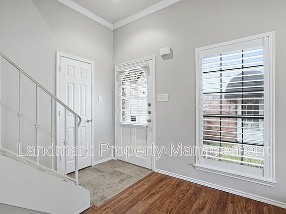 4th image of 5845 Water Ridge Dr