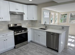 198 Shore Dr, Branford, CT 06405