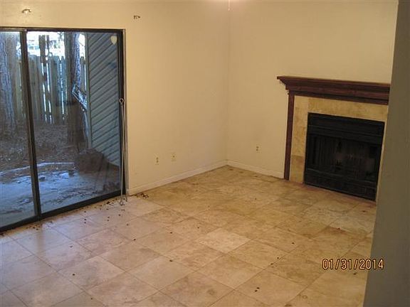 2nd image of 128 Elm Ave SE #2B