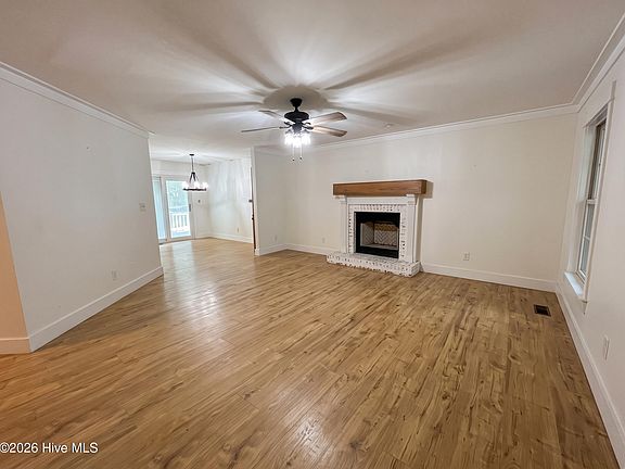 3rd image of 221 Creek Ridge Drive
