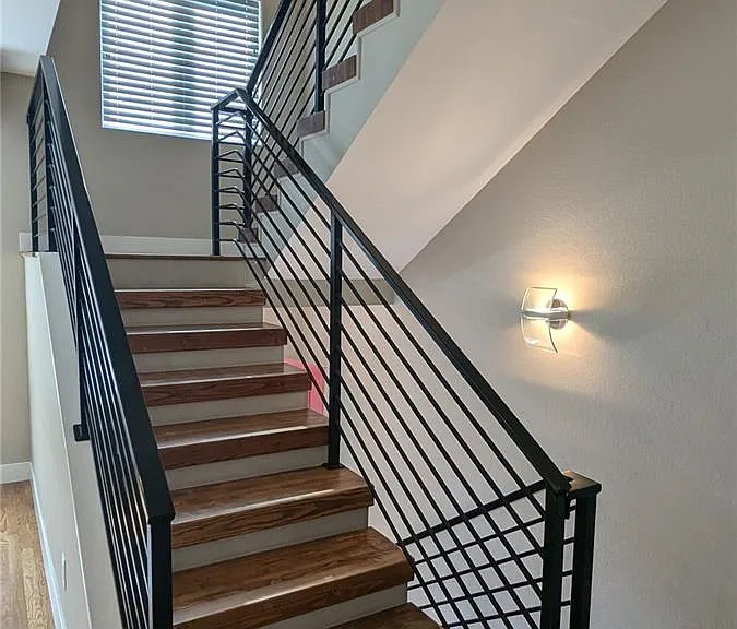 2736 Decatur St — Photo 9