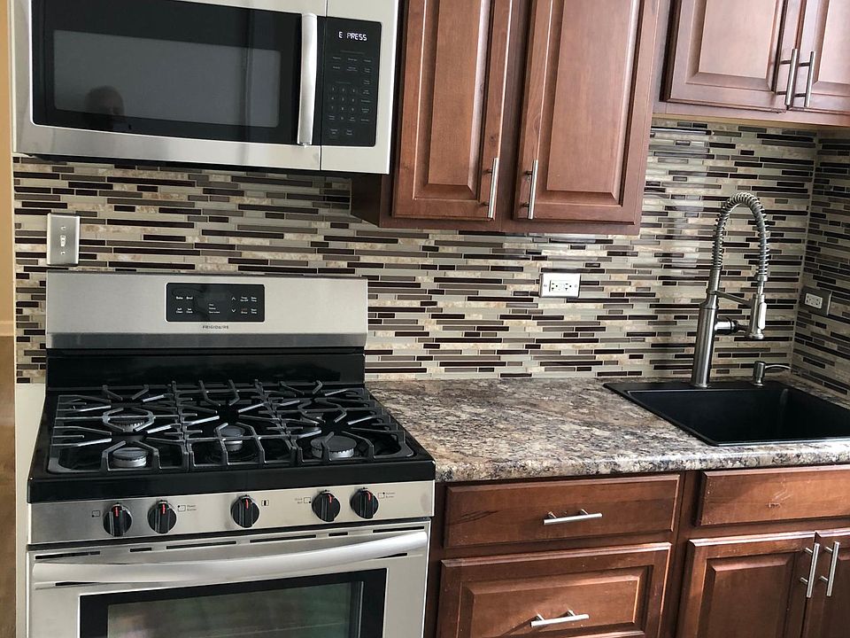 1st image of 3538 1/2 S King Dr APT 1S