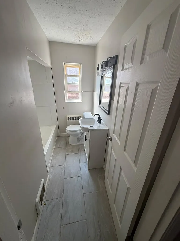 3 bed, 1150 sqft, $1,550 — Photo 3