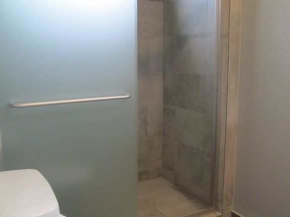 Guest House/ Bathroom